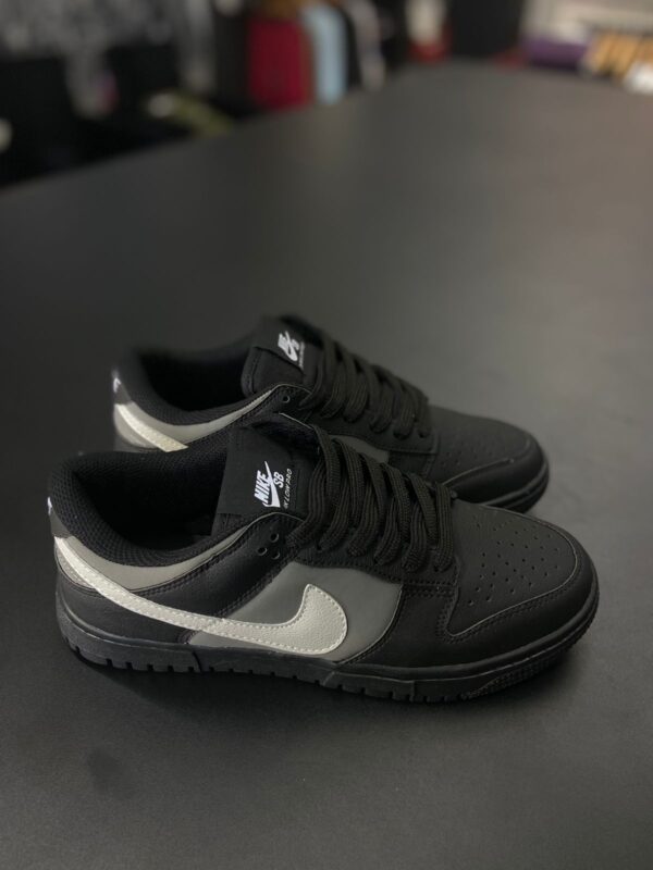 Nike SB Dunk Low Preto Grafite Cinza - Image 2