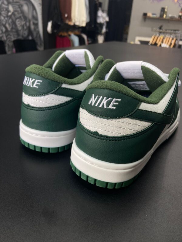 Nike SB Dunk Low Green - Image 2